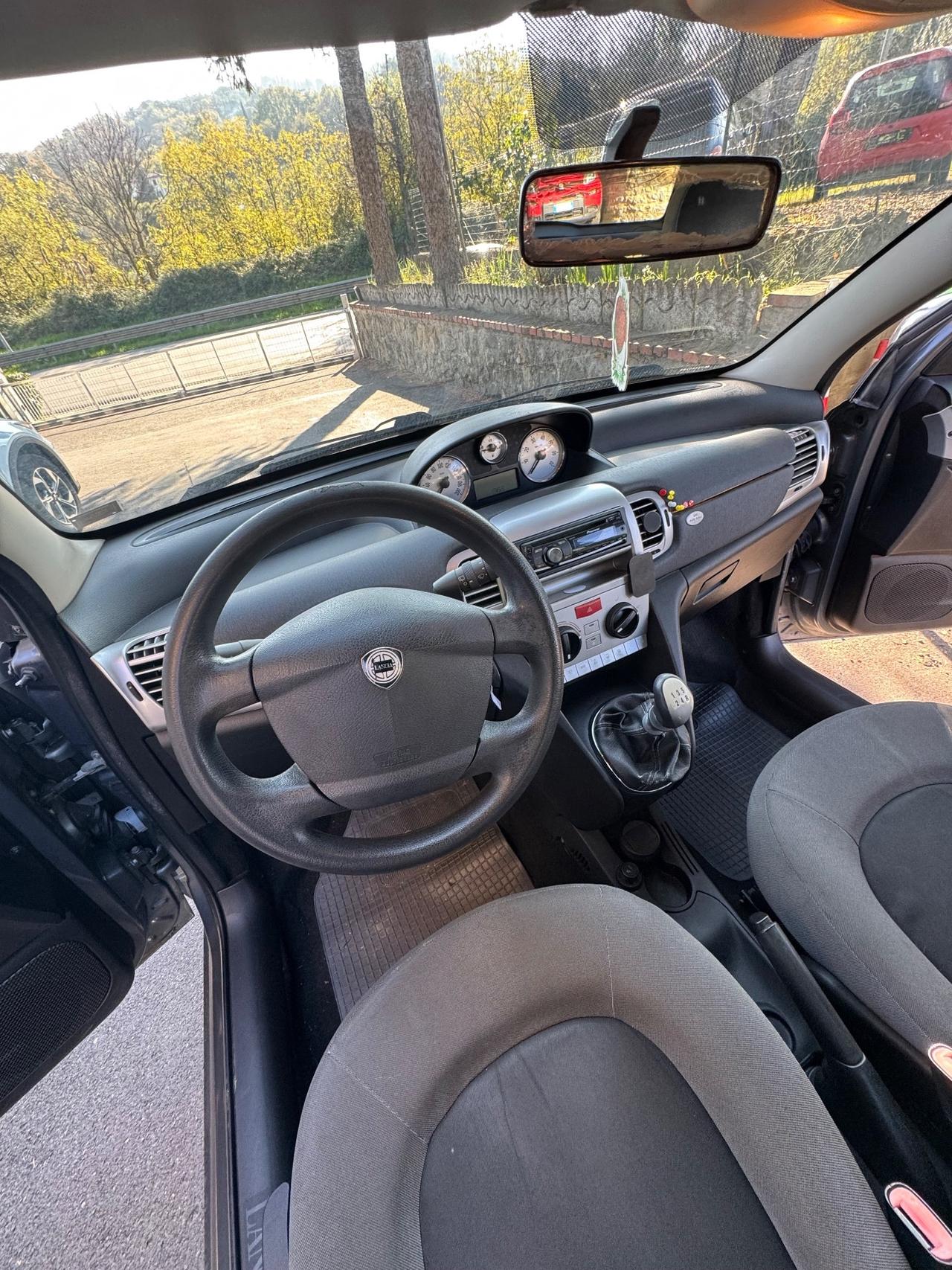 Lancia Ypsilon 1.2 Argento