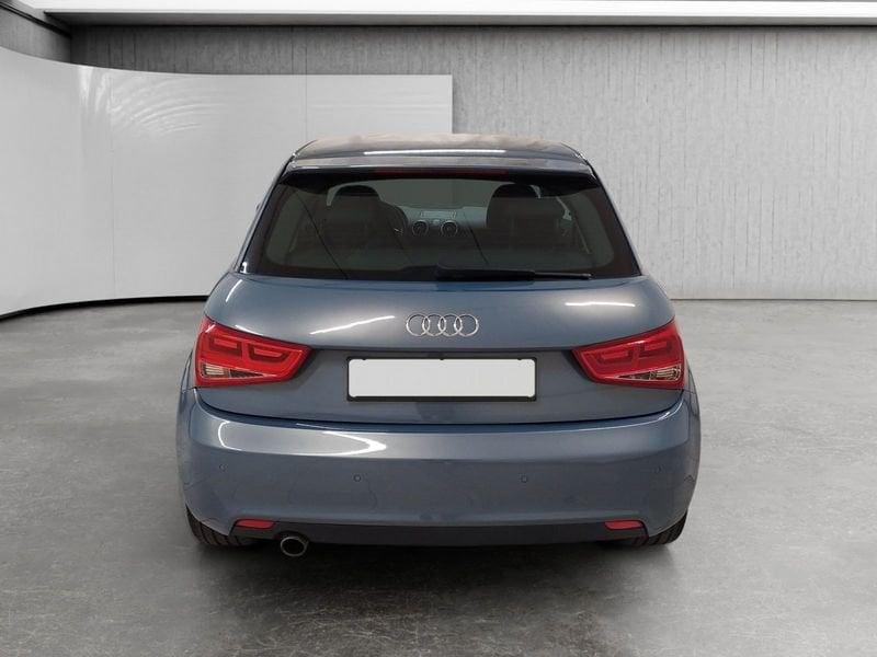 Audi A1 1.6 tdi Attraction 105cv
