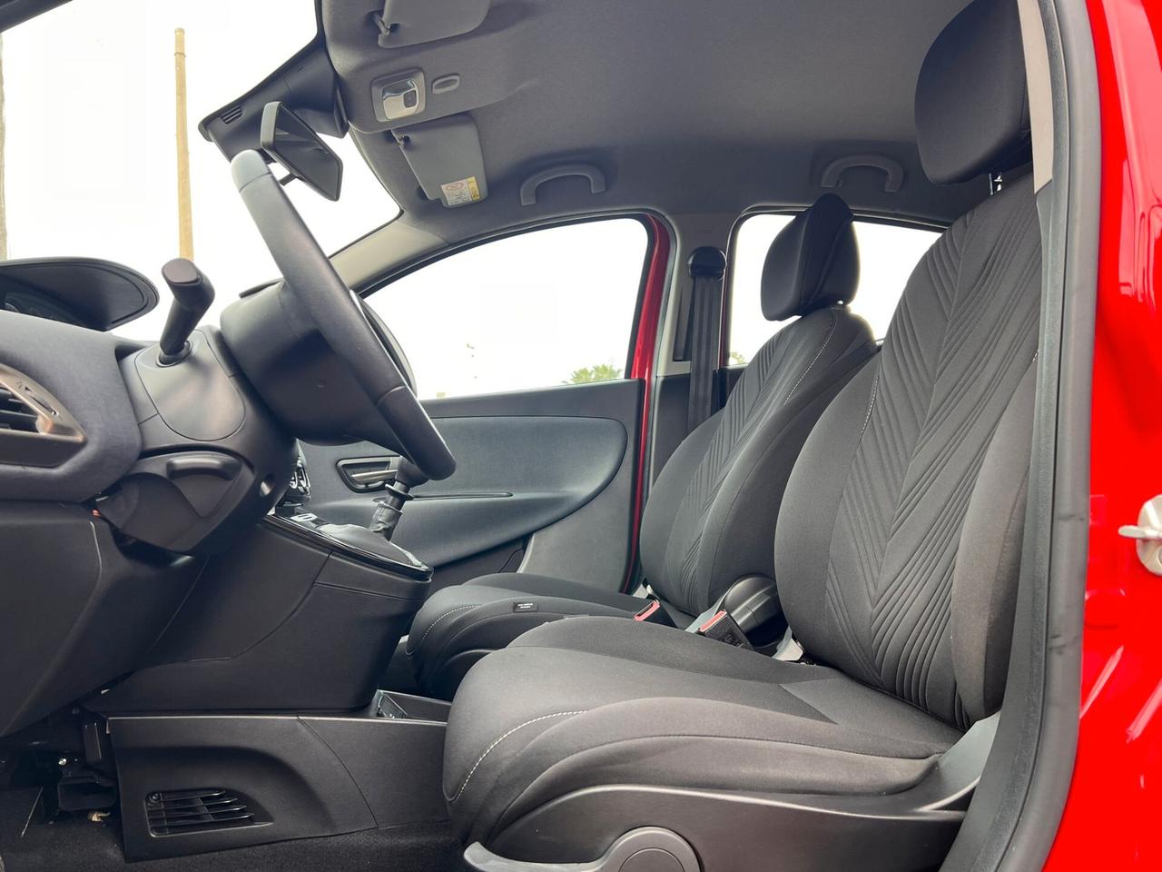 Lancia Ypsilon 1.0 FireFly 5 porte S&S Hybrid Ecochic Gold