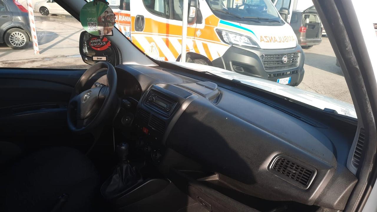Opel Combo 1.6 CDTi perfetto se ai un furgone da dare in permuta dal 2009 in poi costa solo £5400