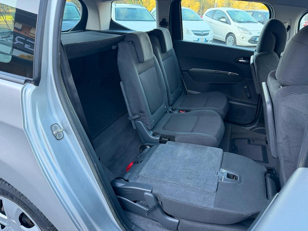 Peugeot 5008 1.6 HDI 115CV ACTIVE 5 POSTI 2013