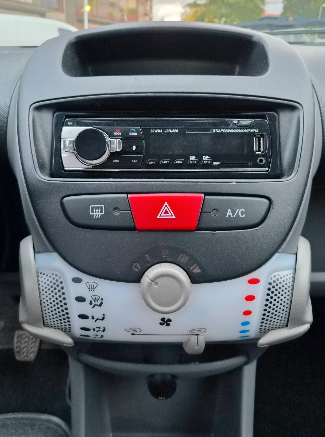 Toyota Aygo 1.0 12V VVT-i 5 porte Sol