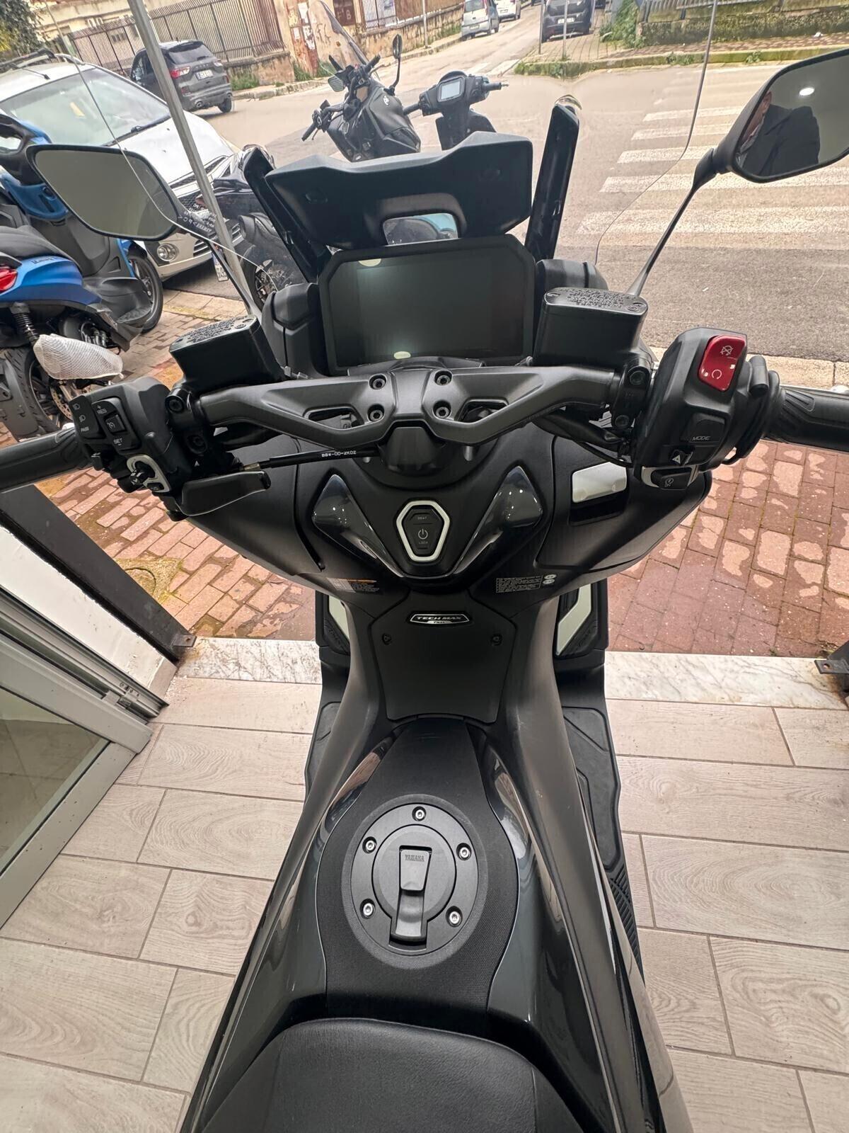 Yamaha T Max tech