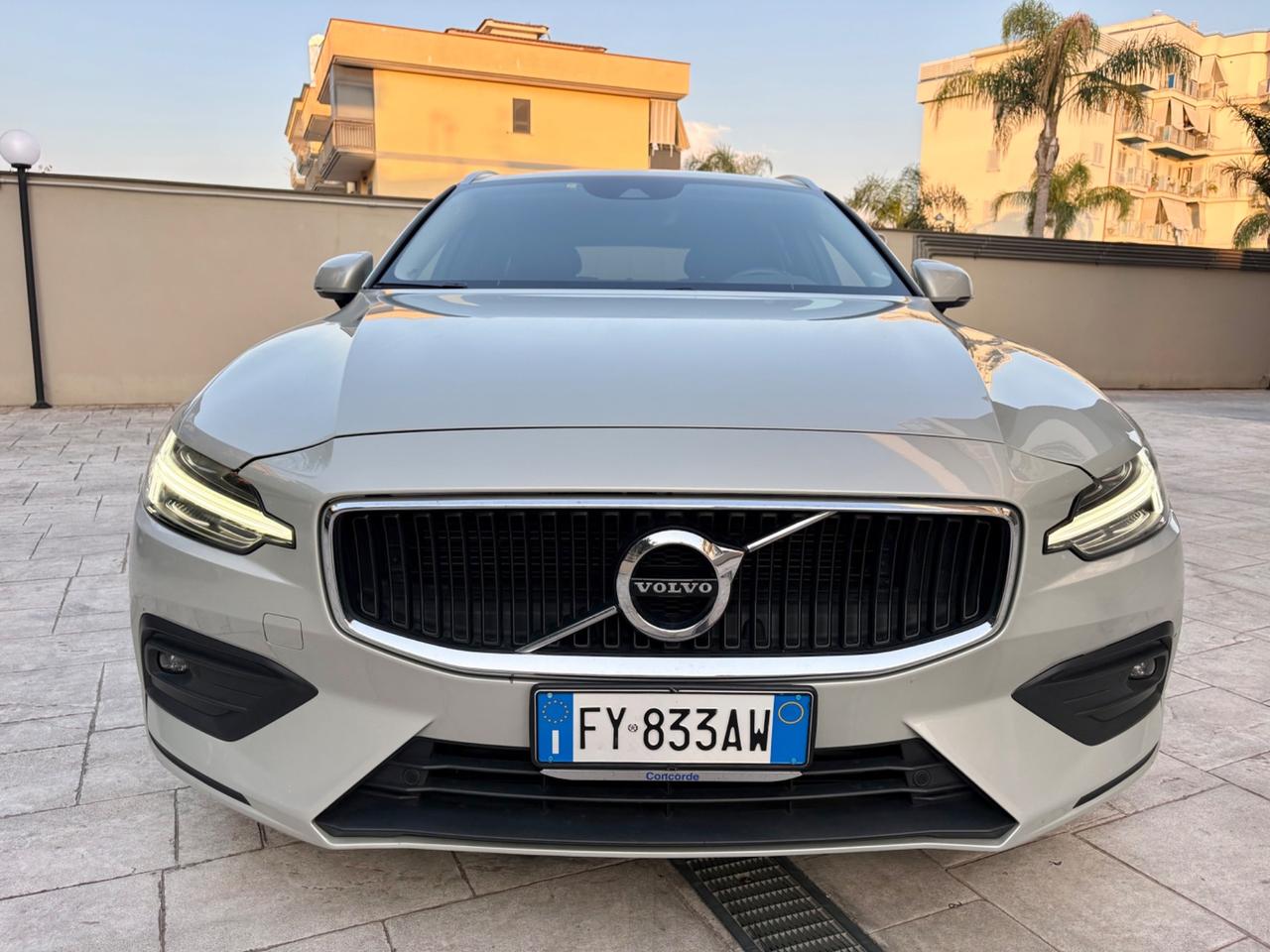Volvo V60 D4 190cv virtual cockpit automatico