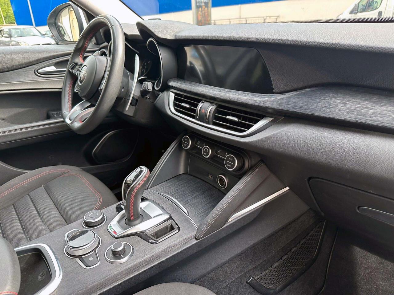 Alfa Romeo Stelvio 2.2 Turbodiesel 160 CV AT8 RWD Business