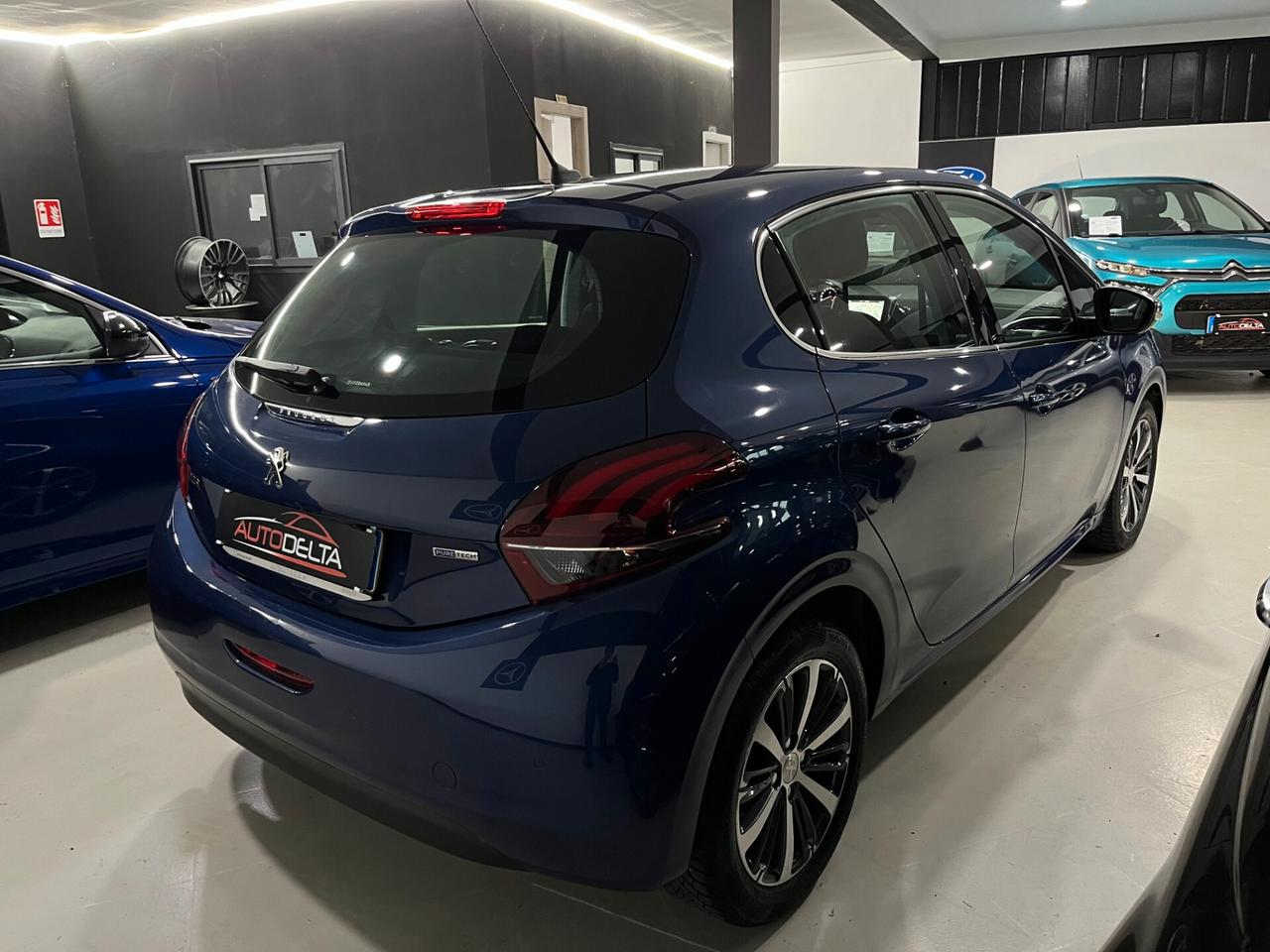 Peugeot 208 PureTech 82 5 porte Allure