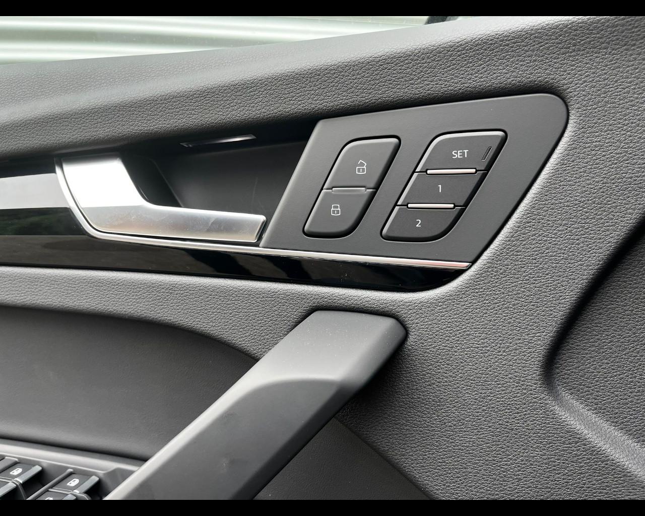AUDI Audi Q5 Sportback Identity Black 40 TDI quattro 150(204) kW(CV) S tronic