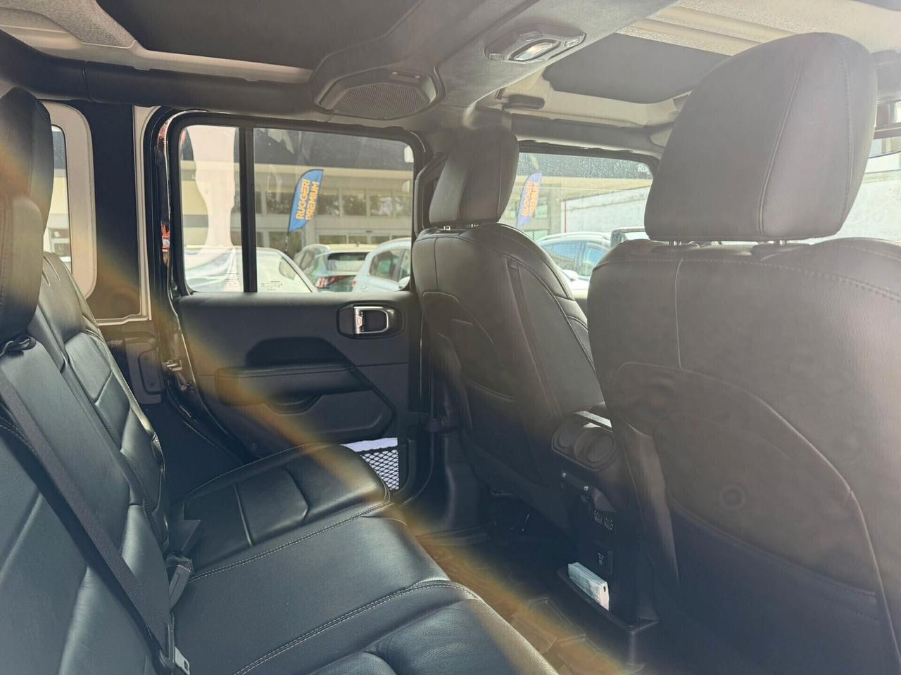 Jeep Wrangler Unlimited 2.2 Mjt II Sahara