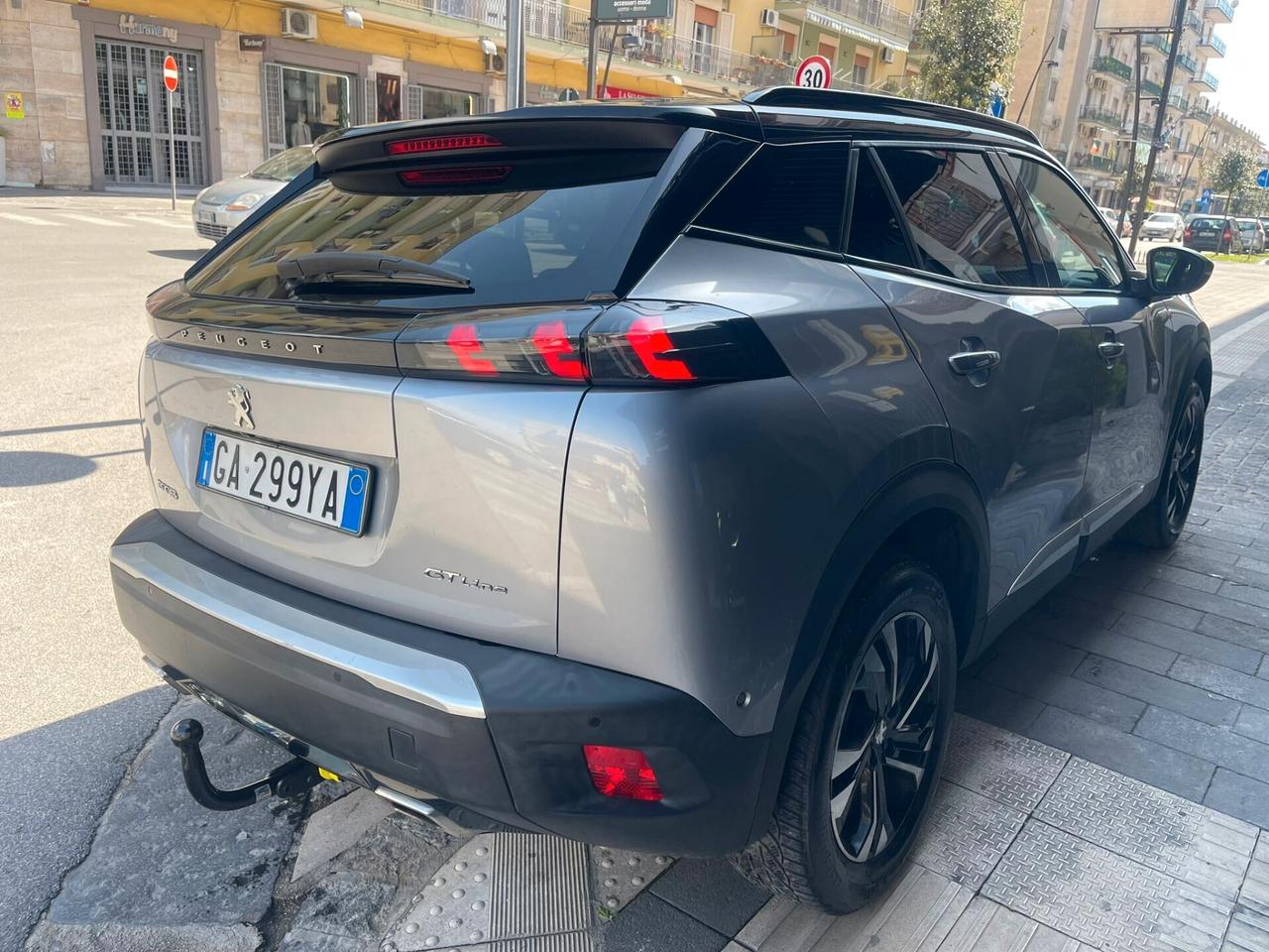 Peugeot 2008 GT LINE 1.2 Puretech Gancio traino omologato