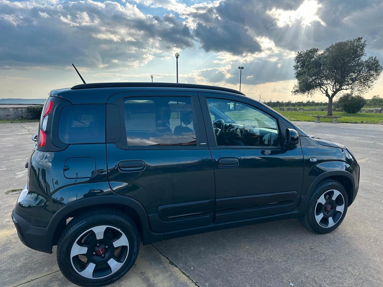 Fiat Panda 1.0 FireFly S&S Hybrid Garmin