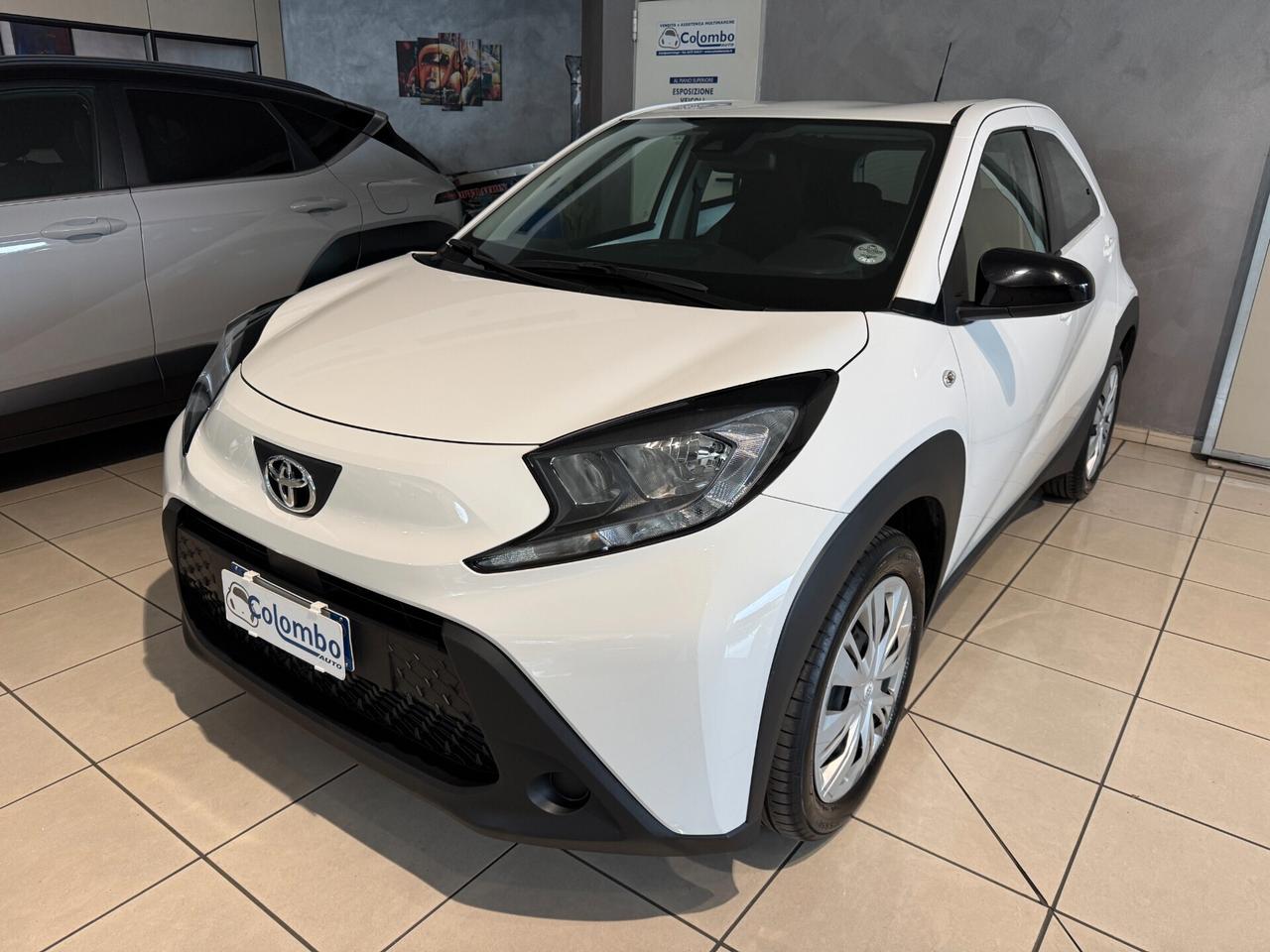 Toyota Aygo X 1.0 Active 72cv App conn Cam 17" (Neopat)