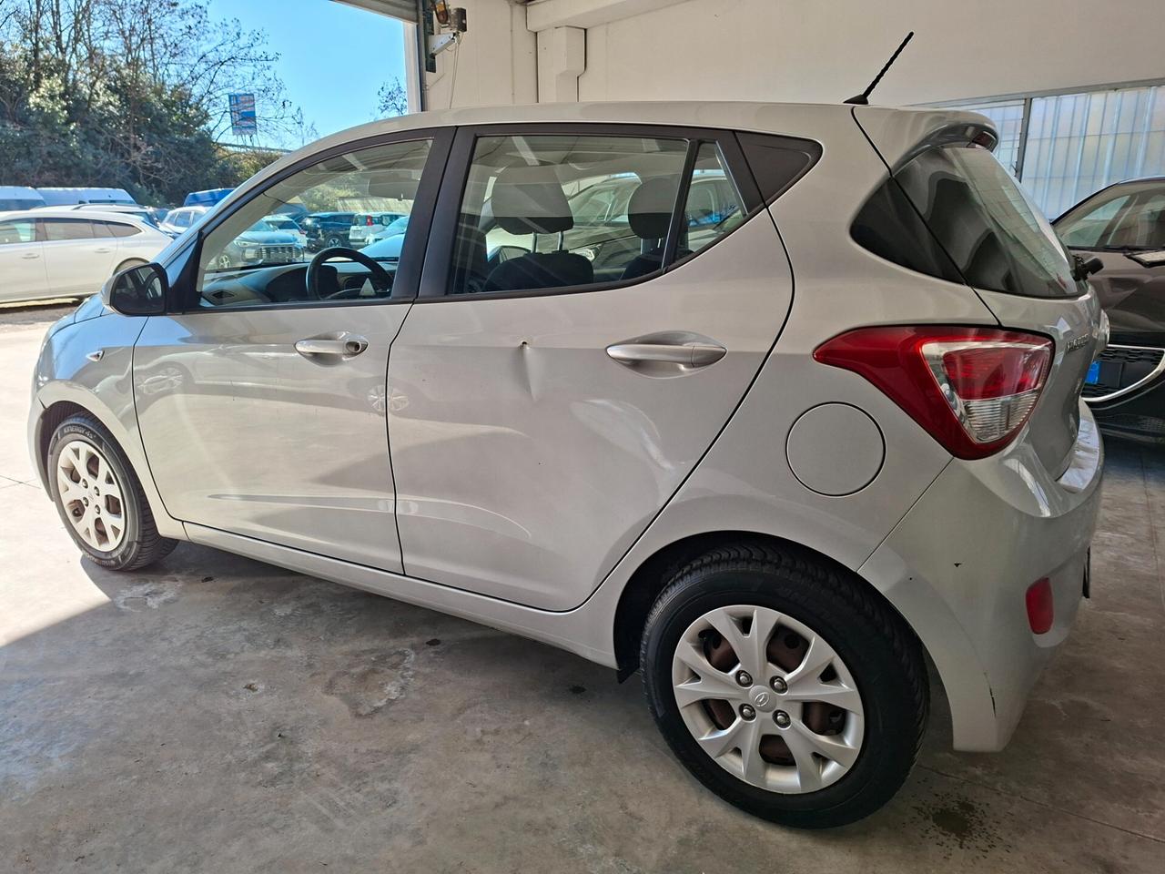Hyundai i10 1.0 GPL DA NEOPATENTATI