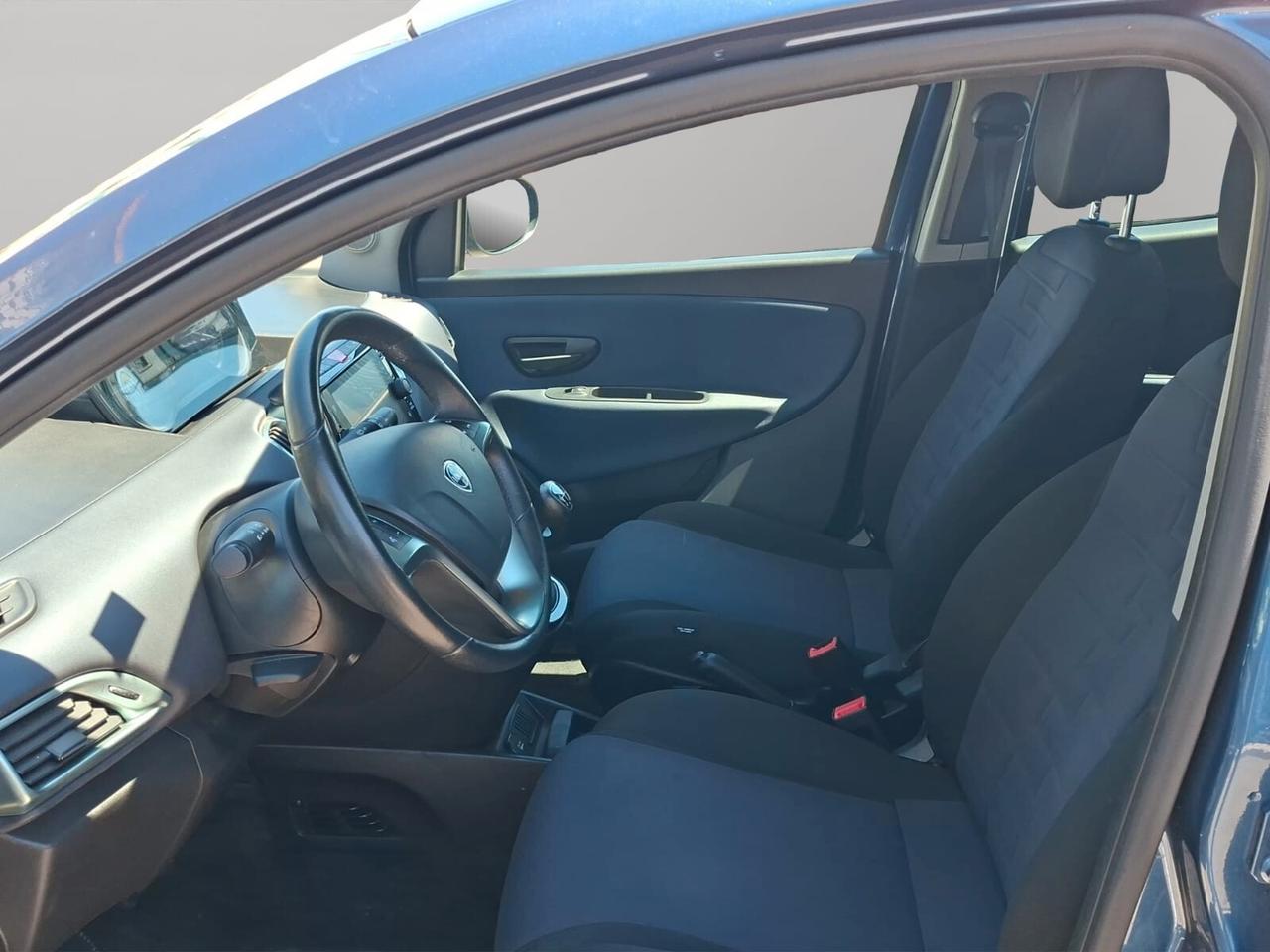 Lancia Ypsilon 1.0 FireFly 5 porte S&S Hybrid Gold