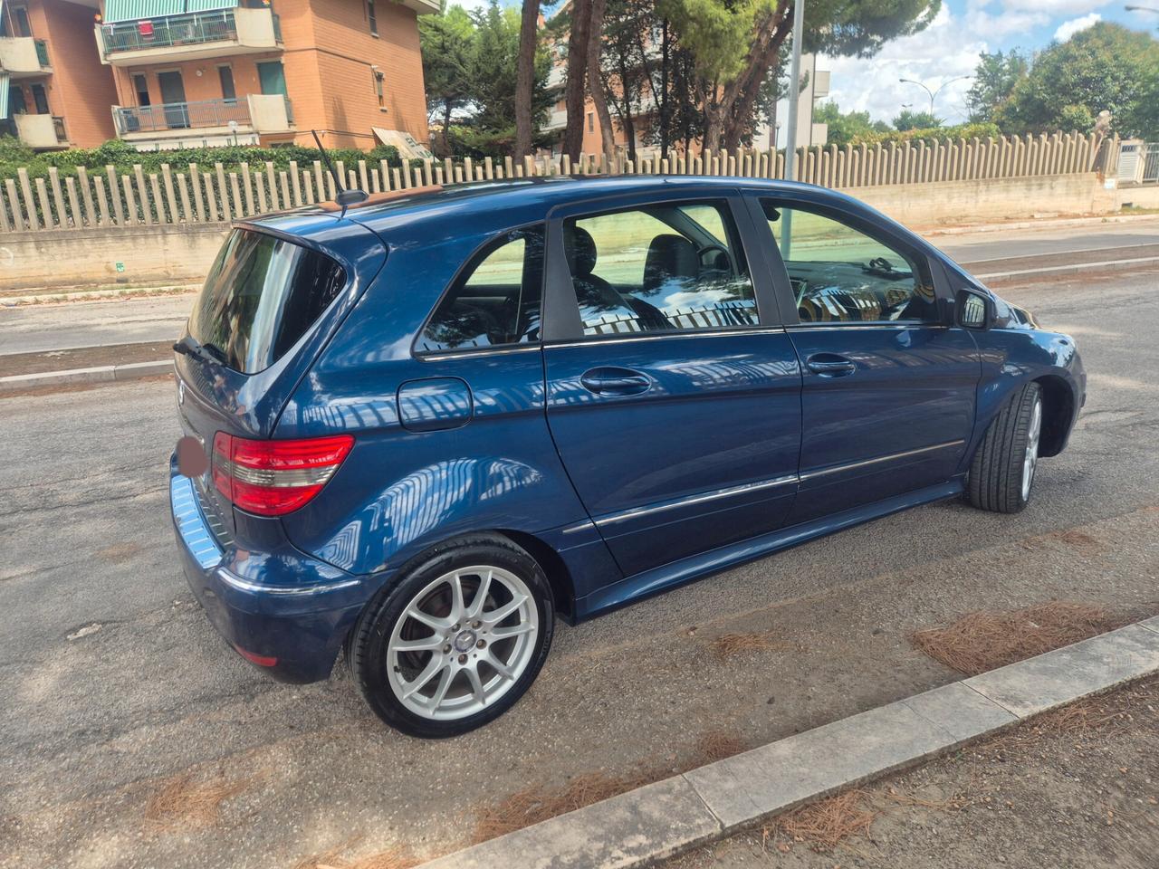Mercedes classe B 180 SPORT 109CV ANNO 2010