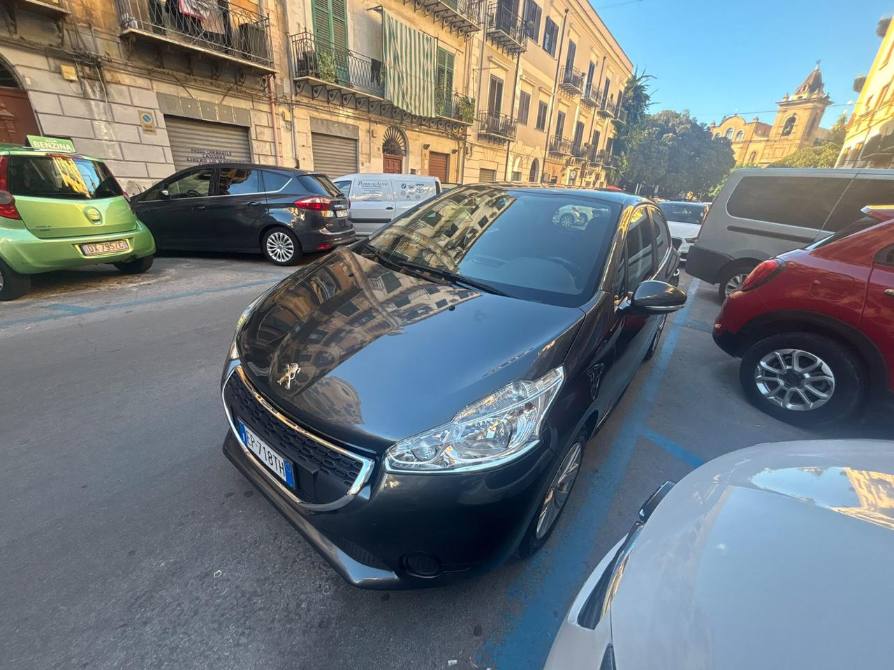 Peugeot 208 1.2 VTi 82 CV 5 porte FINANZIABILE