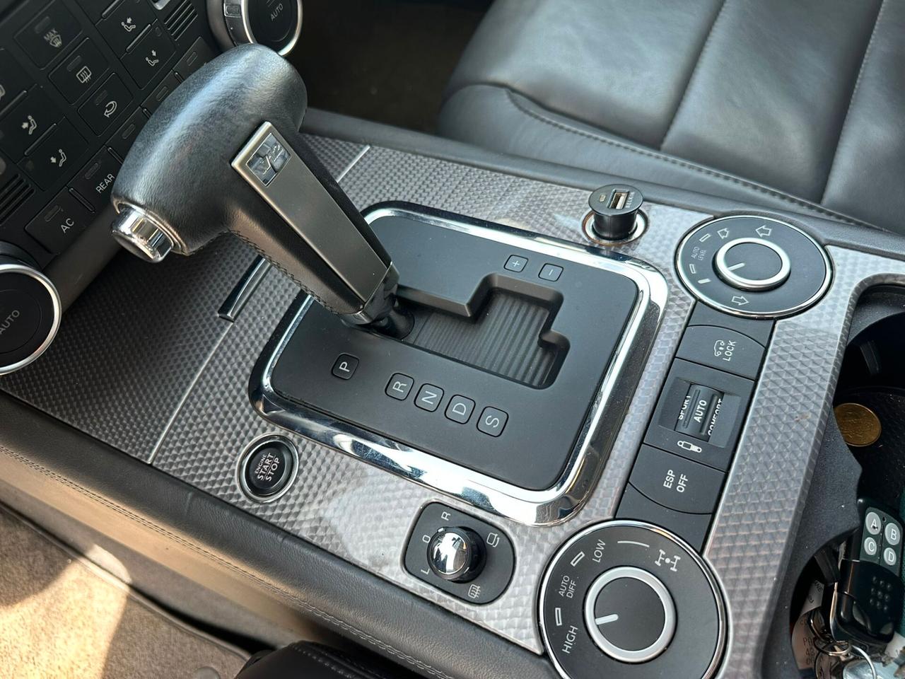Volkswagen Touareg 6.0 W12 450cv UNIPRO