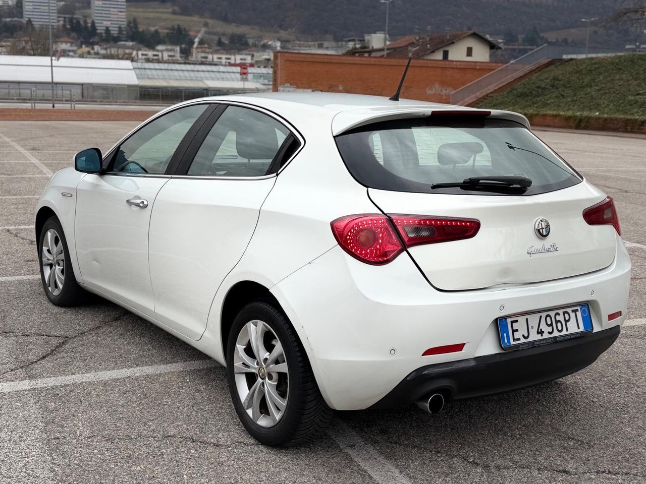 Alfa Romeo Giulietta 1.6 JTD 105cv ok neopatentati
