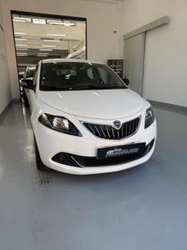 Lancia Ypsilon 1.0 FireFly 5 porte S&S Hybrid Ecochic Silver