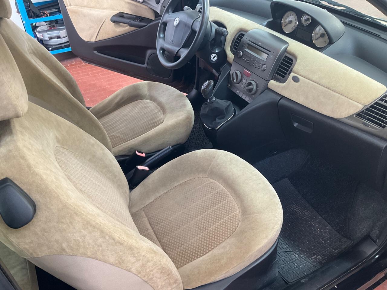 Lancia Ypsilon 1.2 Argento