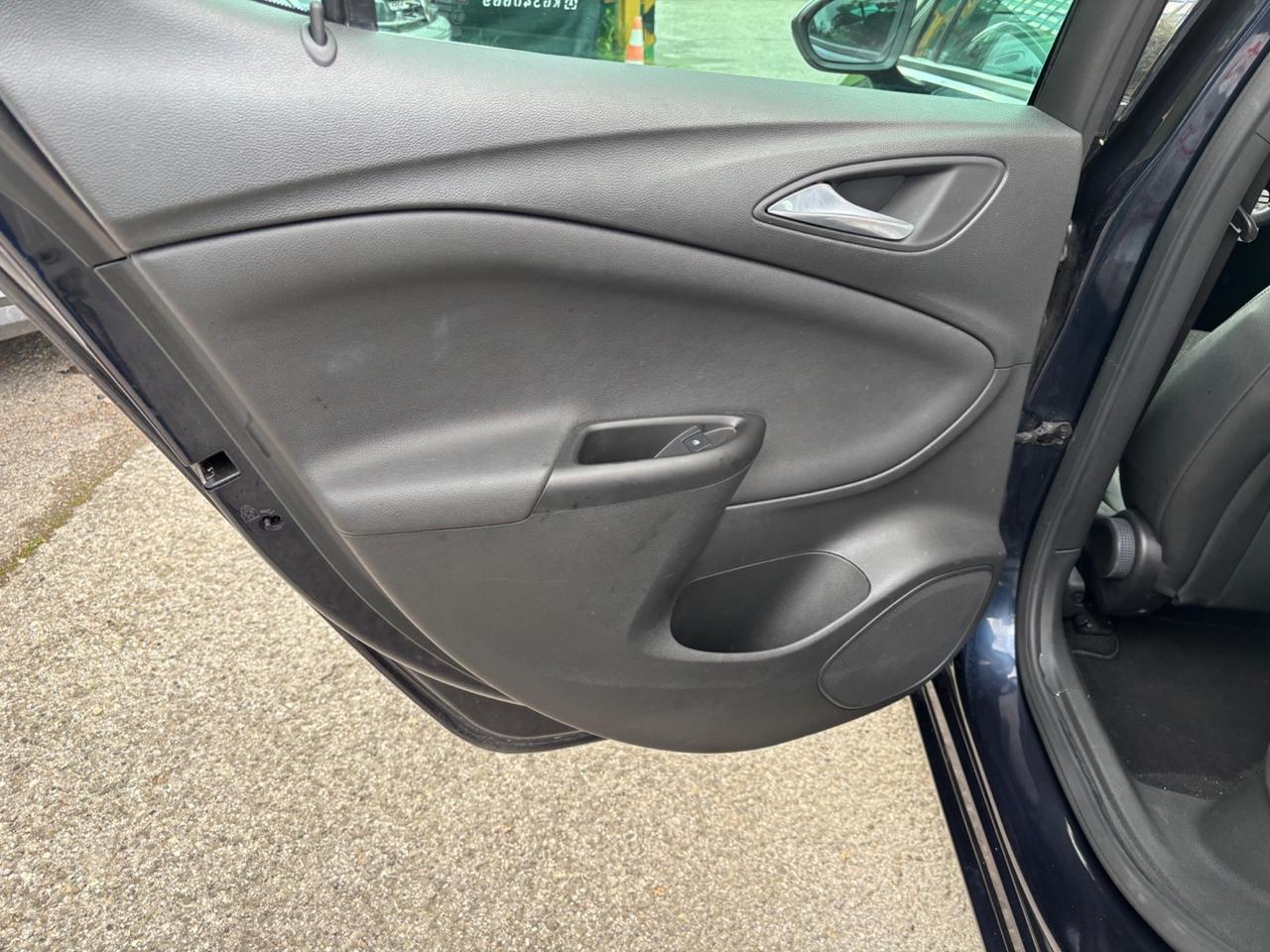 Opel Astra 1.6 CDTi 136CV 5 porte Innovation