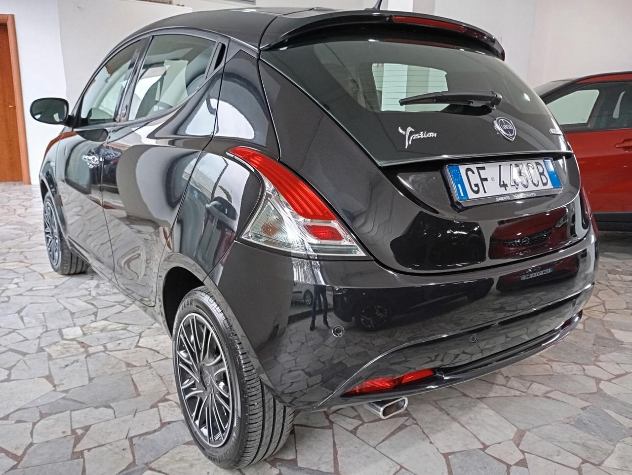 Lancia Ypsilon 5P 1.0 FireFly Hybrid Ecochic Gold