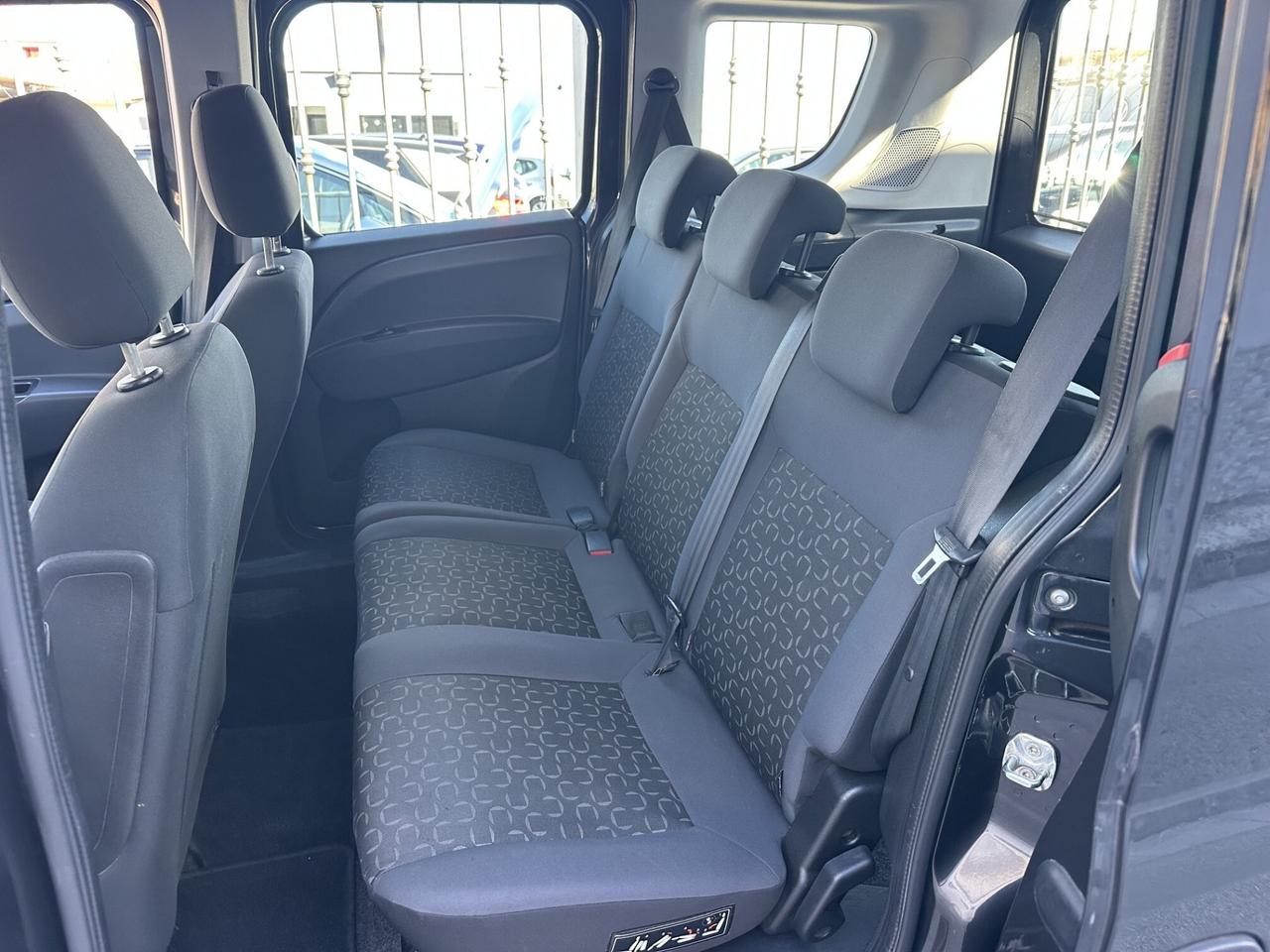 Fiat Doblo 1.6 MJT 105 Cv Emotion 5 Posti Vettura