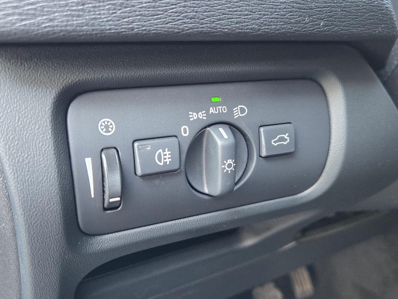 VOLVO V40 D2 MOMENTUM 2.0 DIESEL