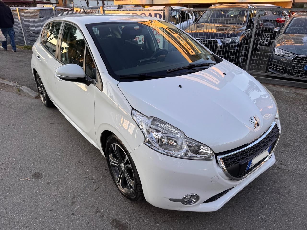 Peugeot 208 1.4 HDi 68 CV 5 p neopaten garanzia 12 m