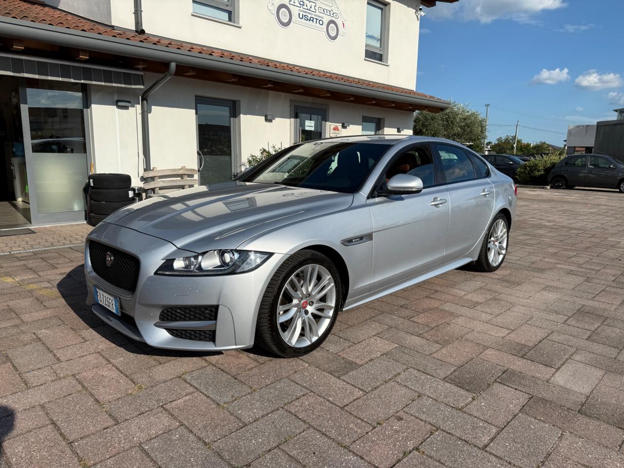 Jaguar XF 2.0 D 180 CV AWD aut. R-Sport
