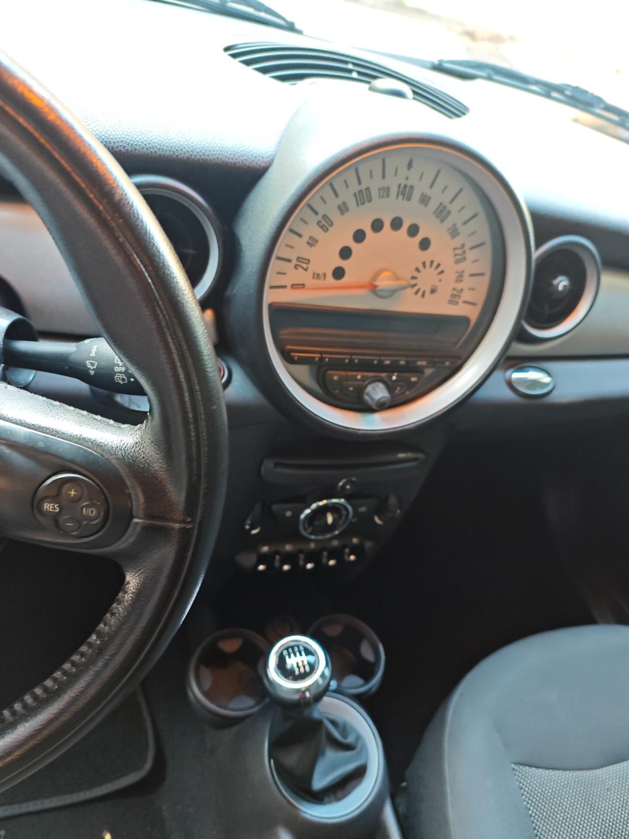 Mini 1.6 16V One (55kW)