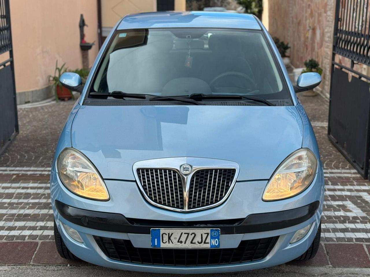 Lancia Ypsilon 1.2 16V Platino