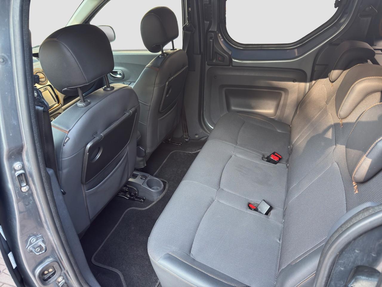 Dacia Dokker 1.5 dCi 8V 90CV Start&Stop Serie Speciale Brave