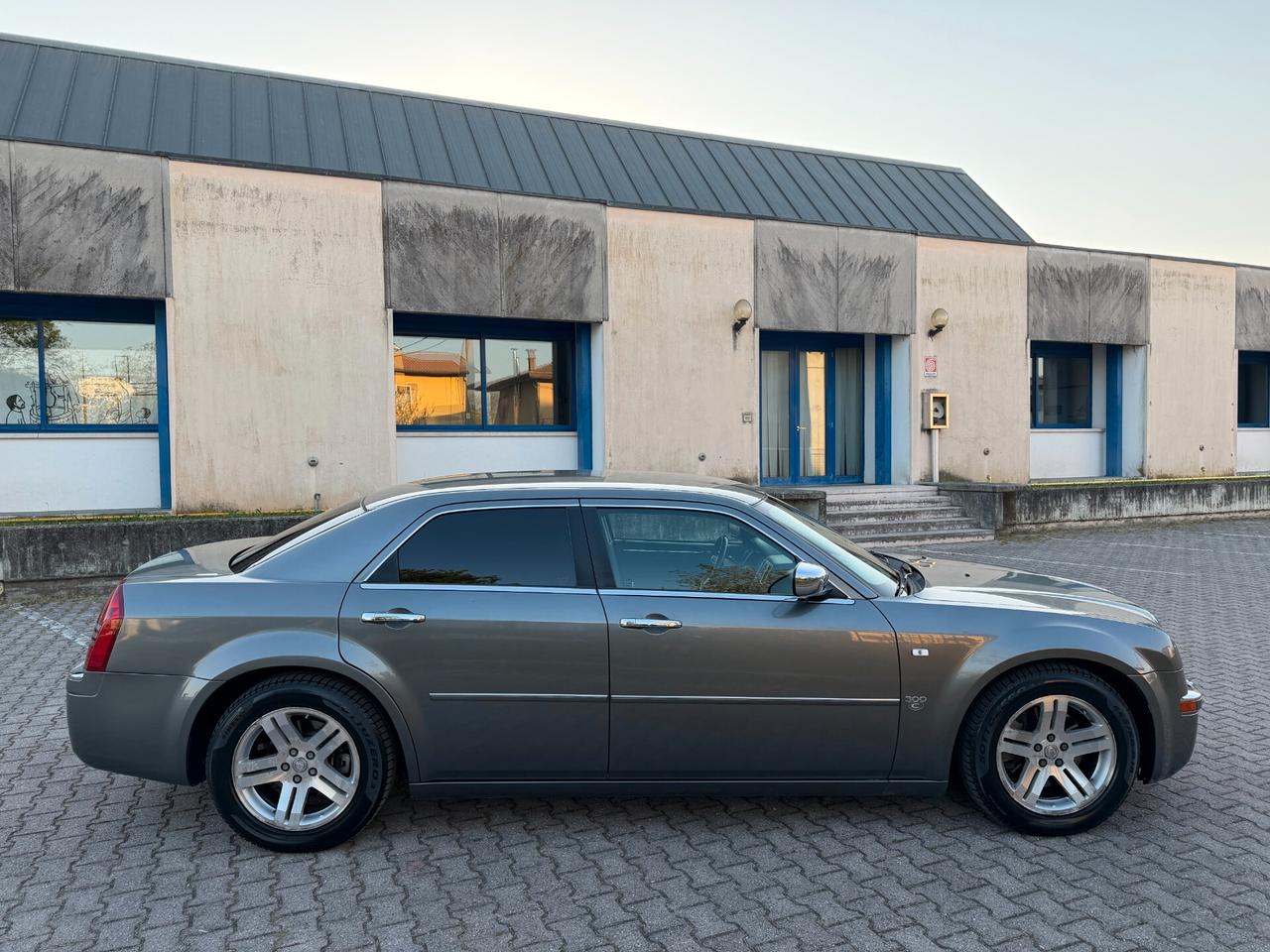 Chrysler 300C 3.0 V6 CRD Berlina Navi