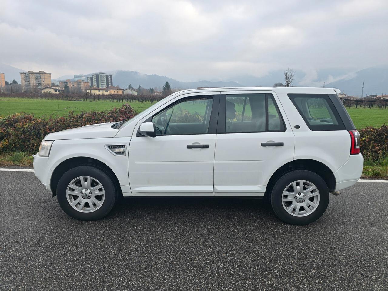 LAND ROVER FREELANDER 4×4 AUTOMATICO