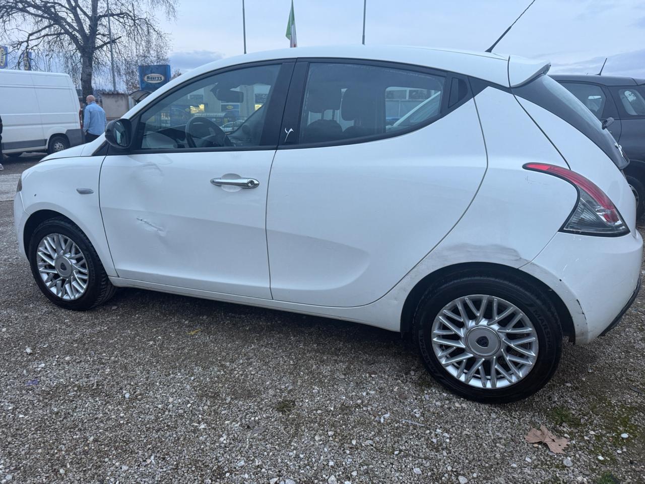 Lancia Ypsilon 1.2 69 CV 5 porte S&S Platinum