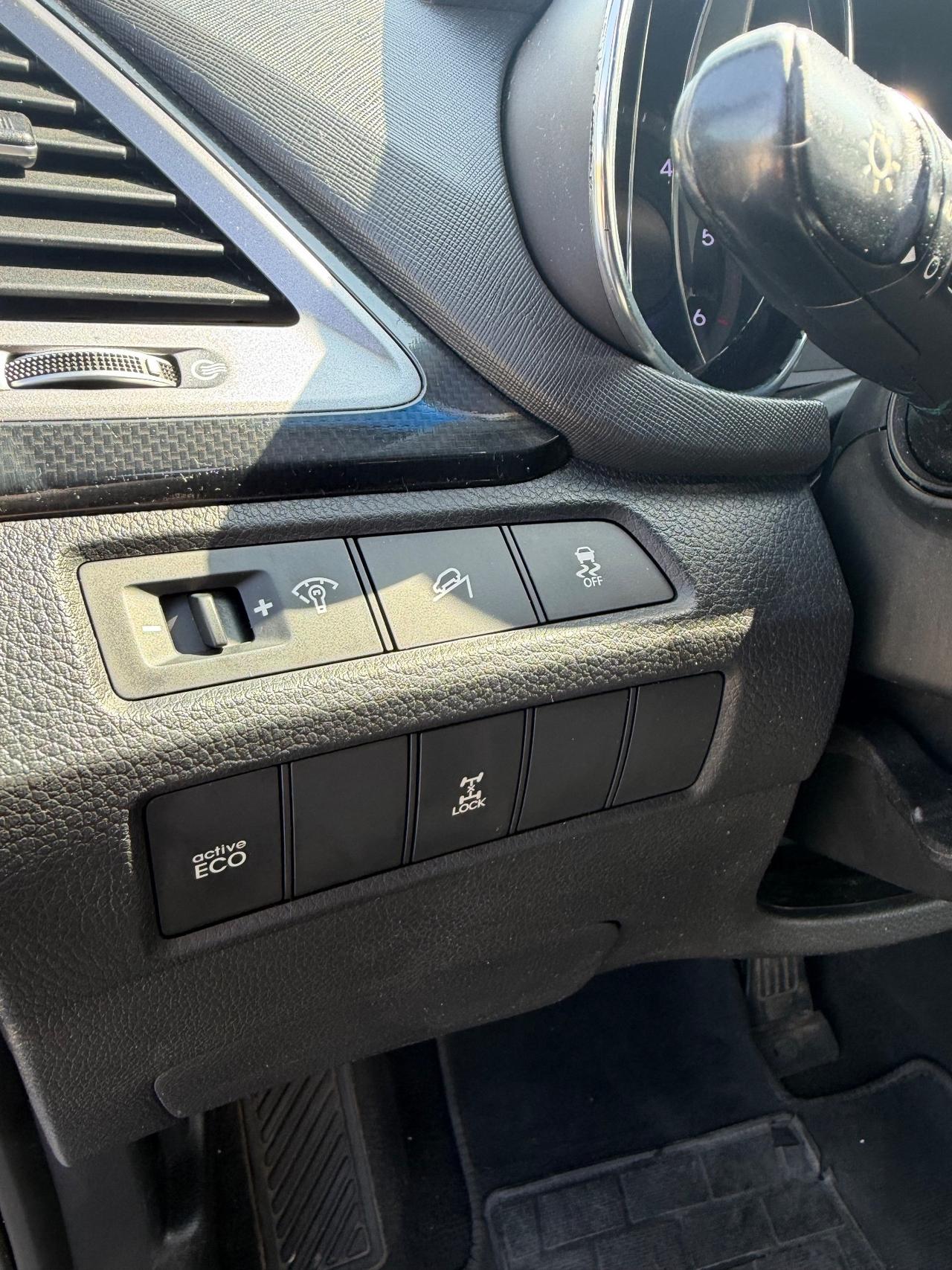 Hyundai Santa Fe .