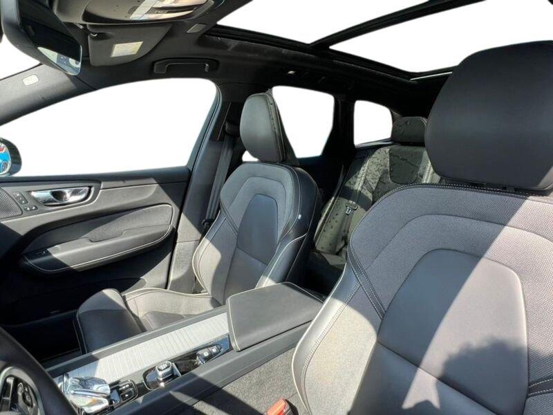 Volvo XC60 Recharge T6 253+145 CV Plug-in hybrid AWD Automatico Ultra Black Edition