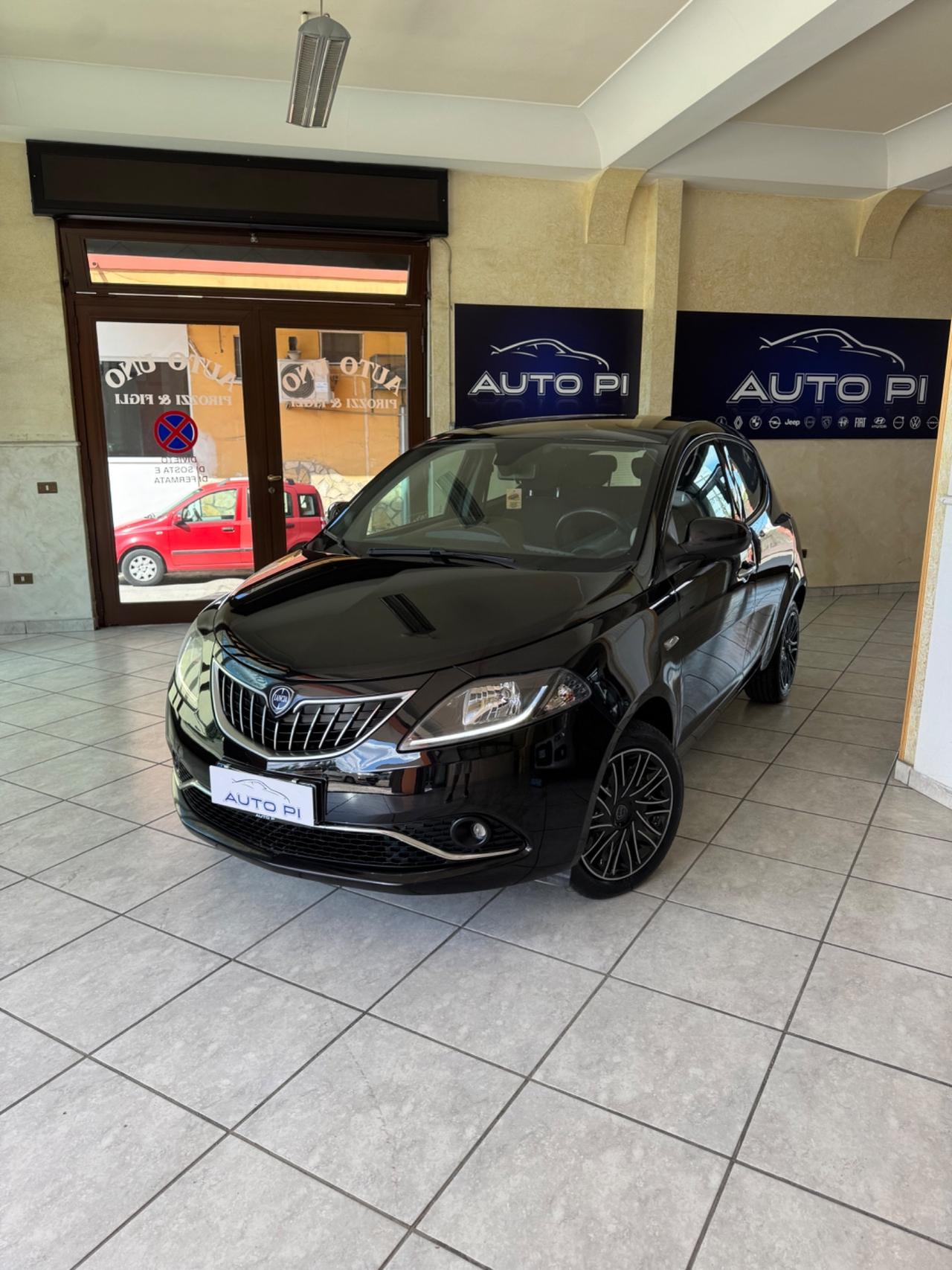 Lancia Ypsilon 1.0 FireFly 5 porte S&S Hybrid Gold Plus