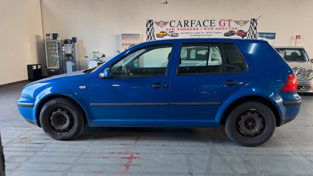 Volkswagen Golf 1.6 B 105CV - 2001