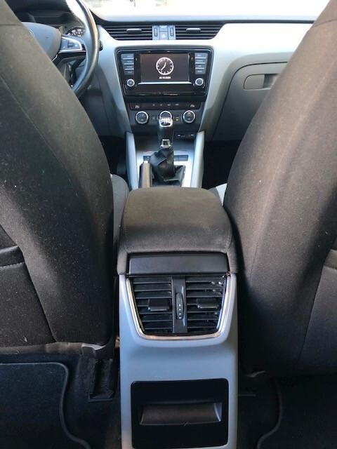 Skoda Octavia W 1.6 TDI 110cv Executive Plus - N1