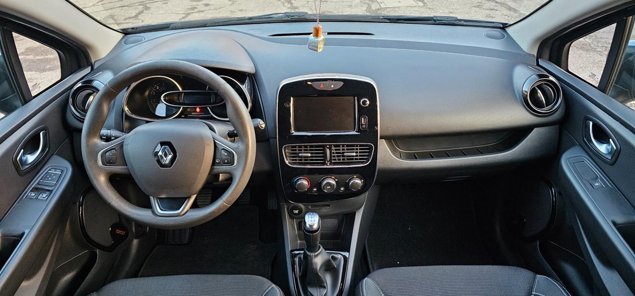 Renault Clio dCi 90 CV Moschino Intens