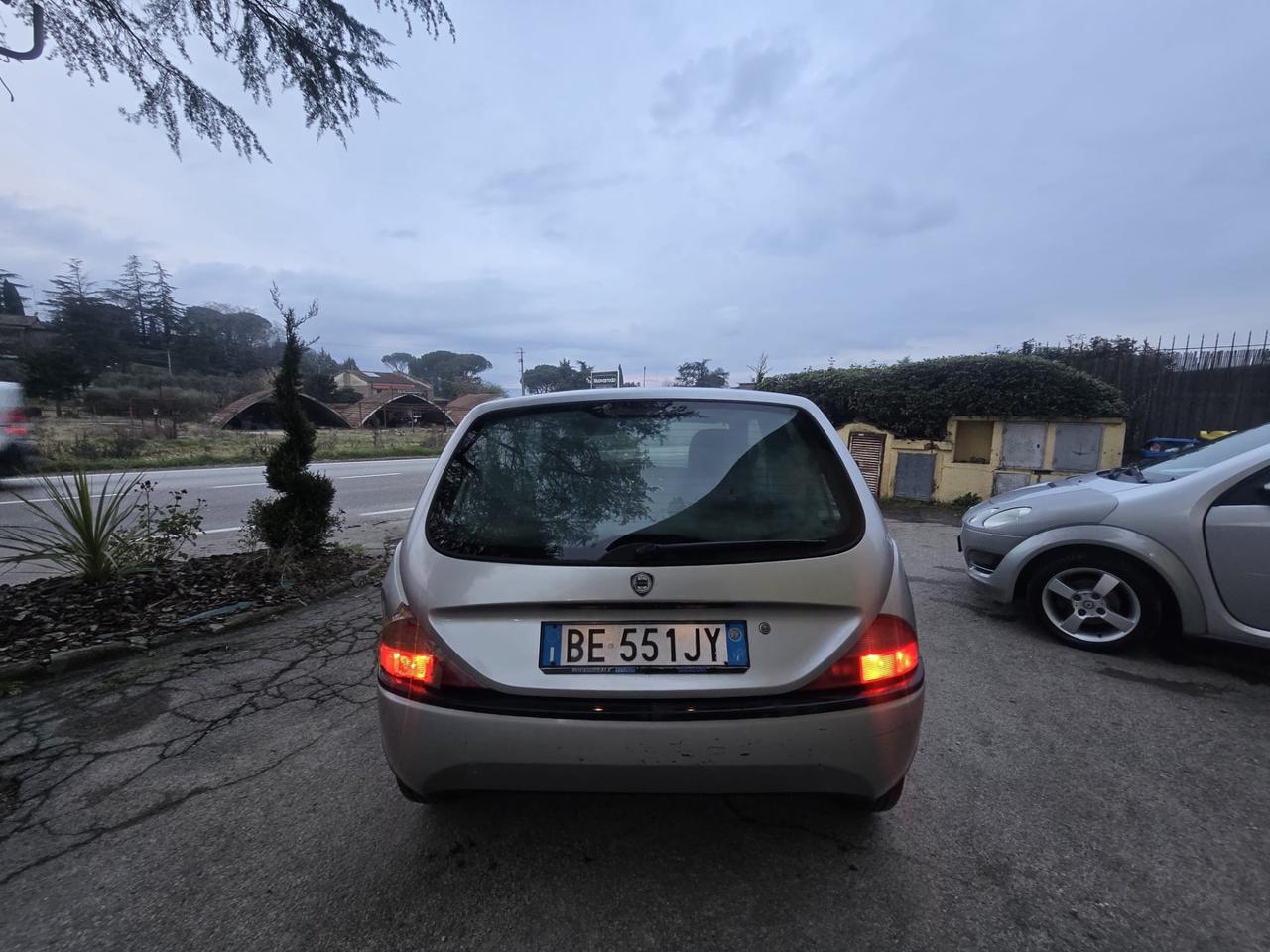 Lancia Y 1.2i 16V cat LS