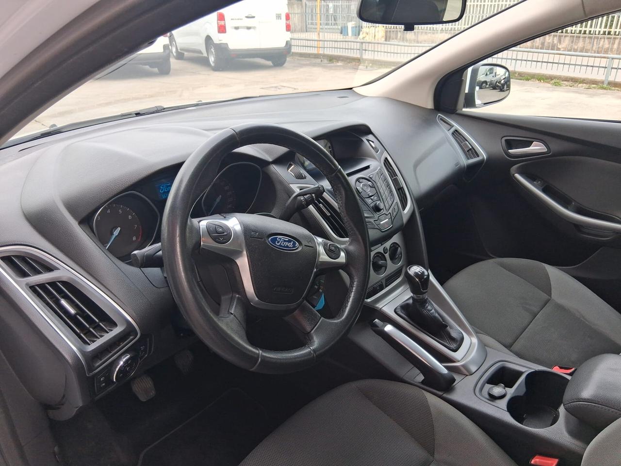 Ford Focus 1.6 105 CV