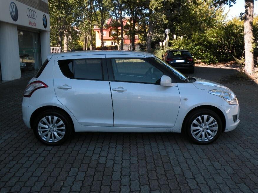 SUZUKI SWIFT 1.2 VVT 94CV 4WD Top 2011