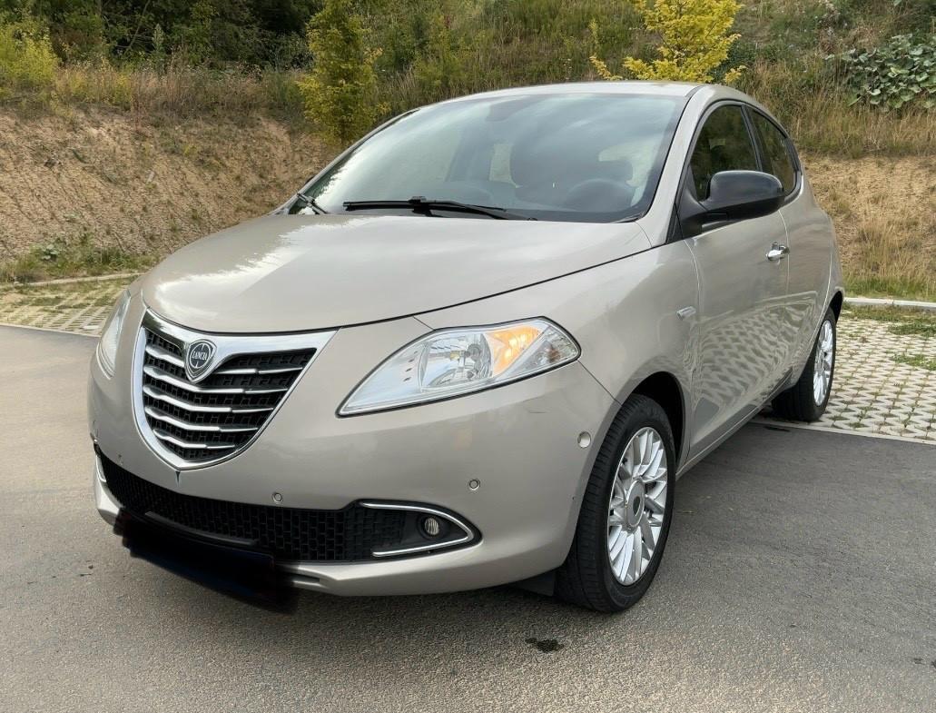 Lancia Ypsilon 1.2 69 CV 5 porte Gold-full-