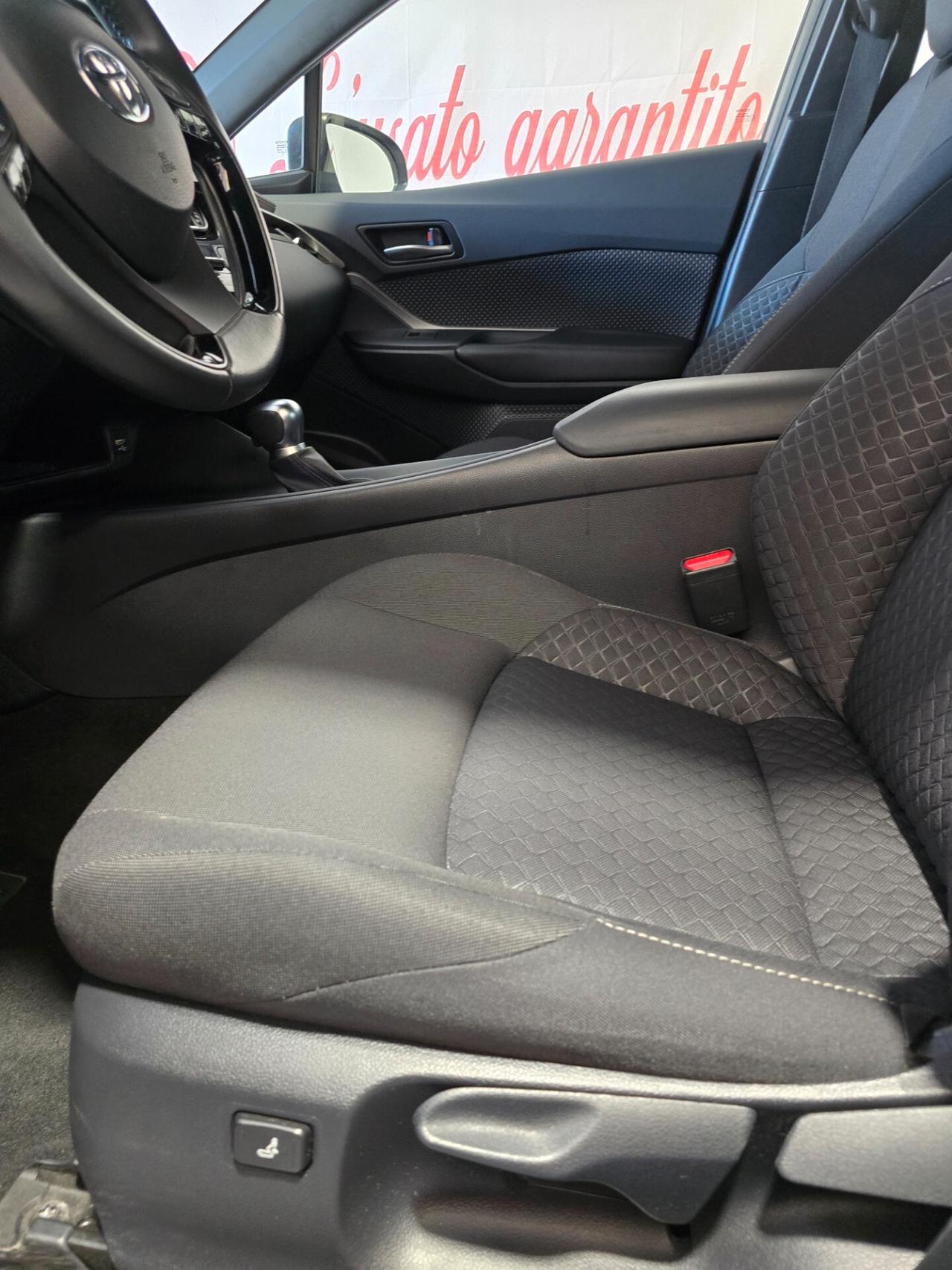 Toyota C-HR 1.8 Hybrid E-CVT Active