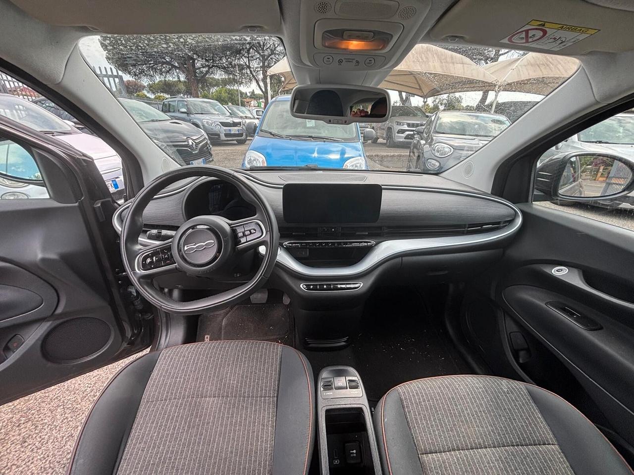 Fiat 500 500e Berlina 42 kWh La Prima