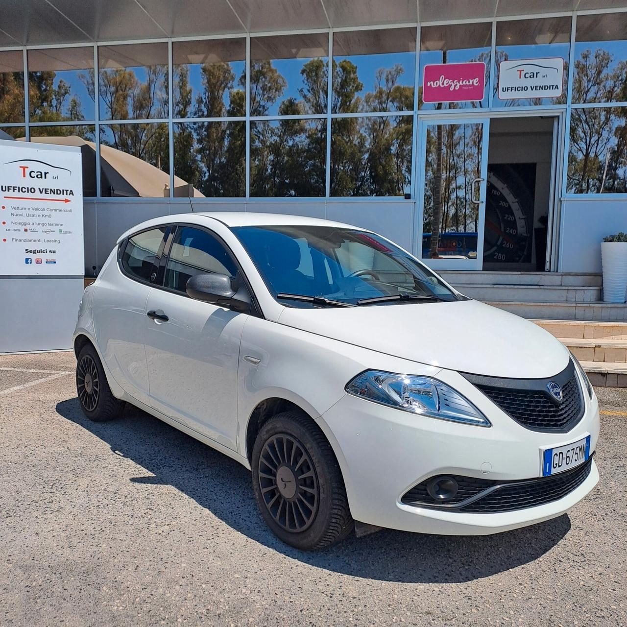 Lancia Ypsilon 1.0 Bz 70 Cv Hybrid Silver