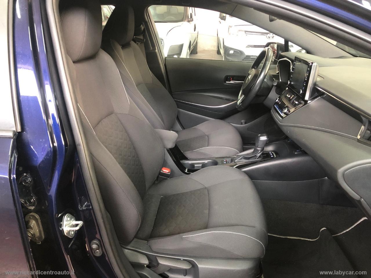 TOYOTA Corolla 1.8 Hybrid Business