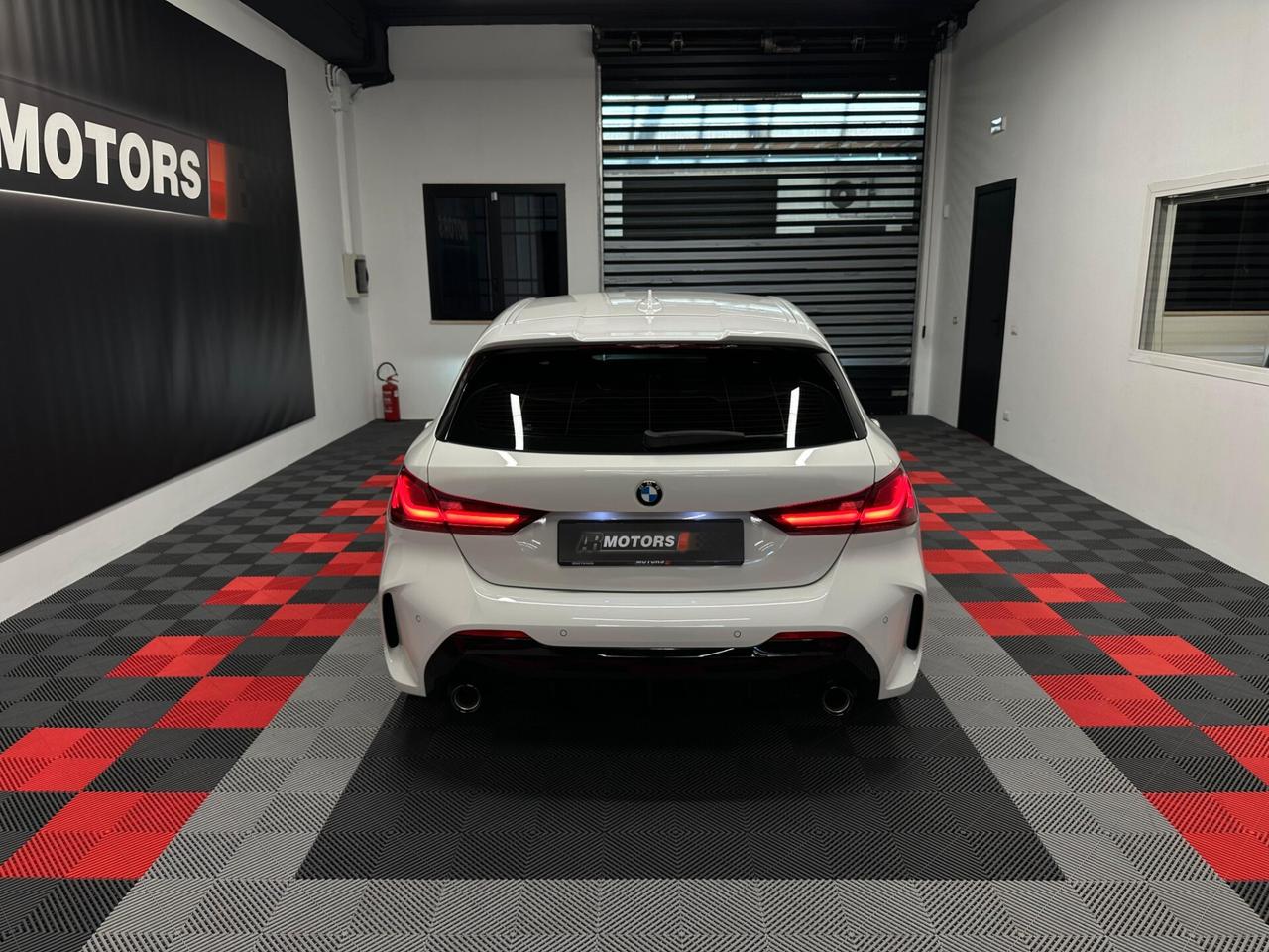 Bmw 118 118d 5p. Msport
